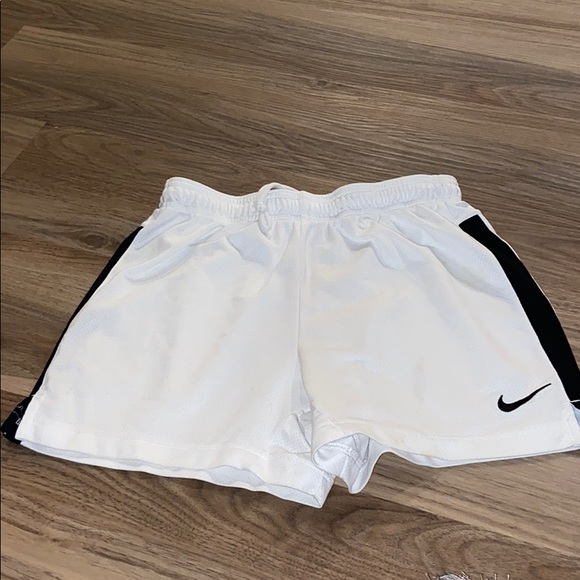 Nike Pants - Nike workout shorts size S